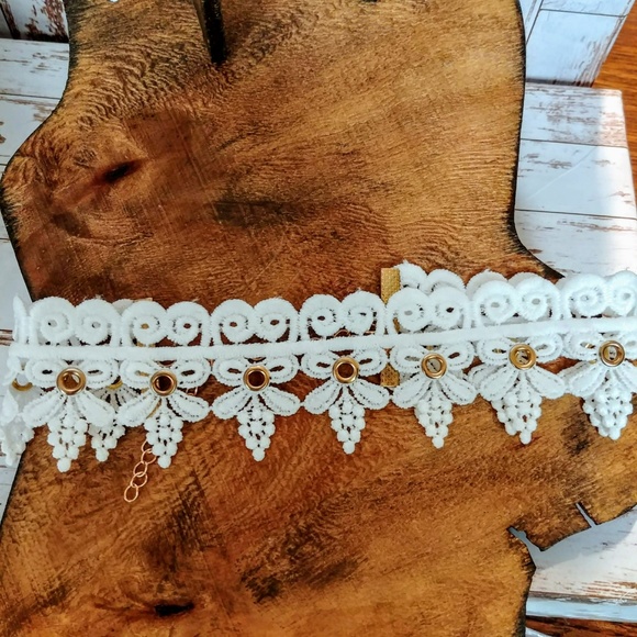 Victorian Lace Choker - Picture 6 of 8